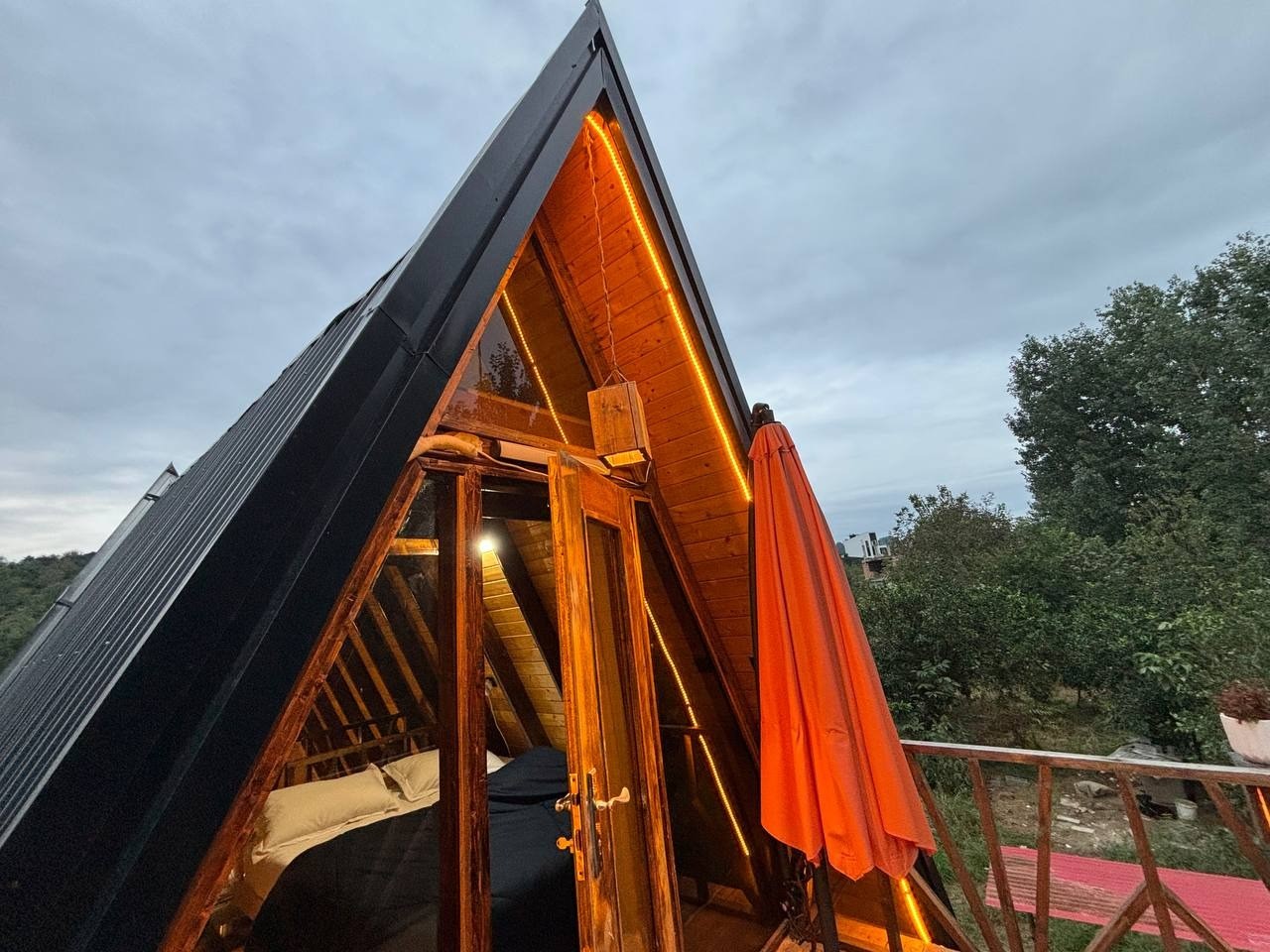 نما کلبه از طبقه بالا نما کلبه از طبقه بالا