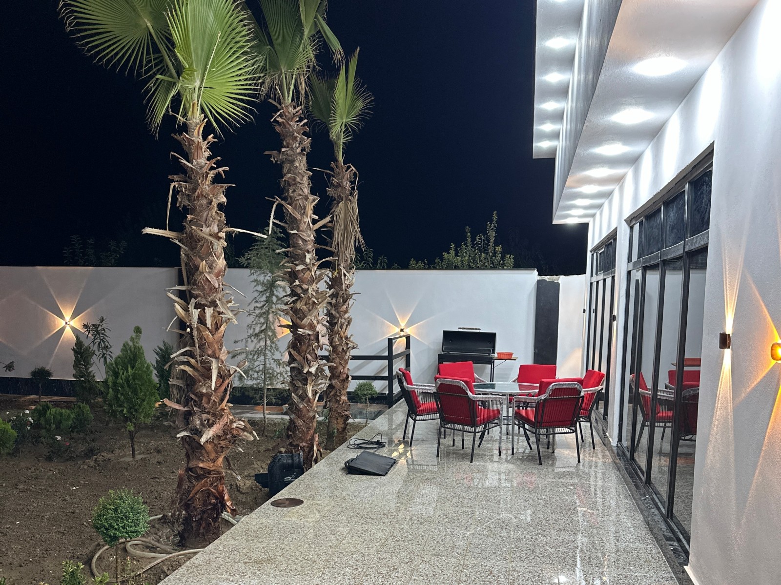 نمای بیرونی ساختمان