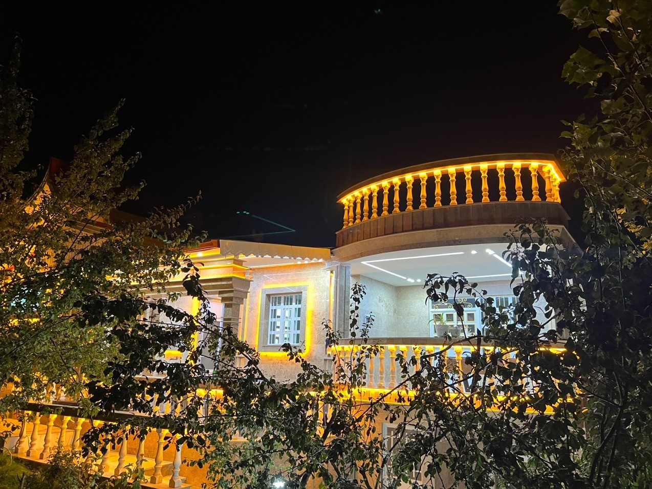 نمای بیرونی ساختمان