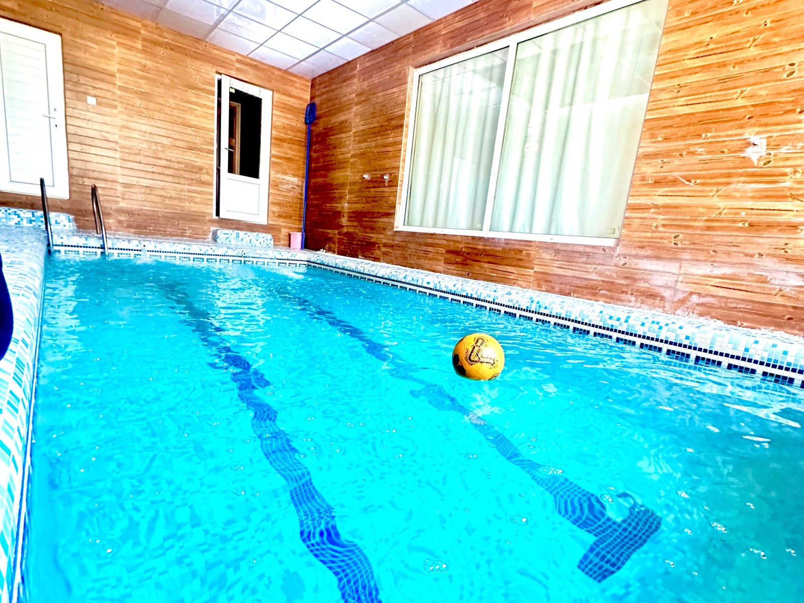 استخر استخر