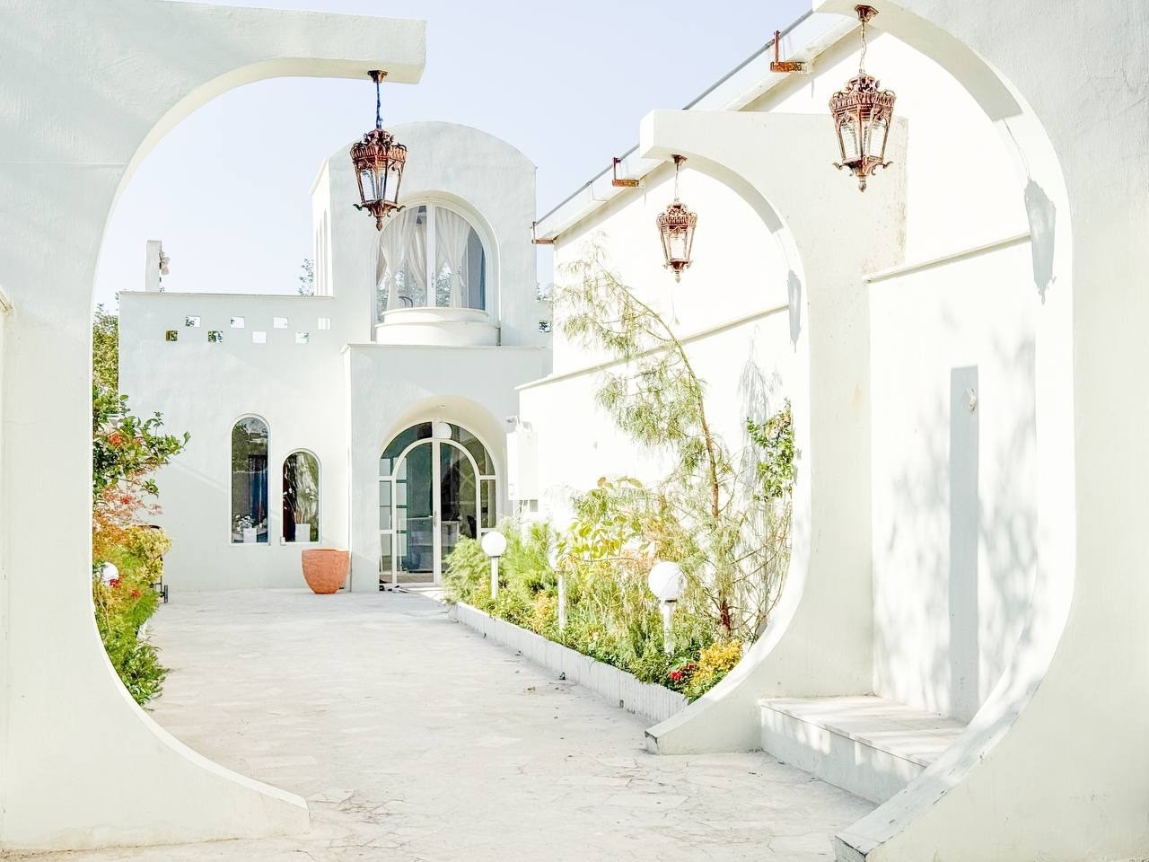 نمای بیرونی ساختمان نمای بیرونی ساختمان