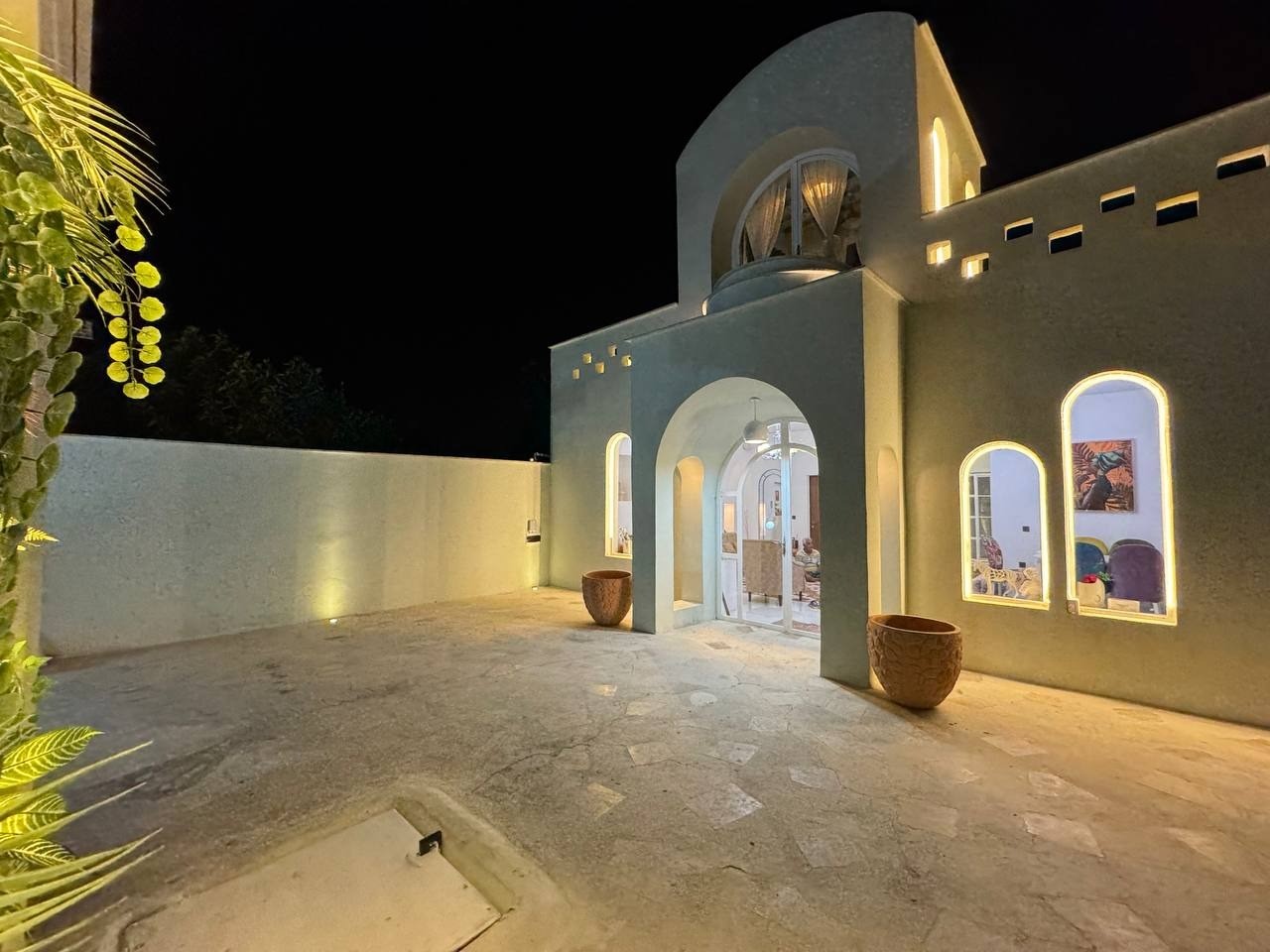 نمای بیرونی ساختمان نمای بیرونی ساختمان