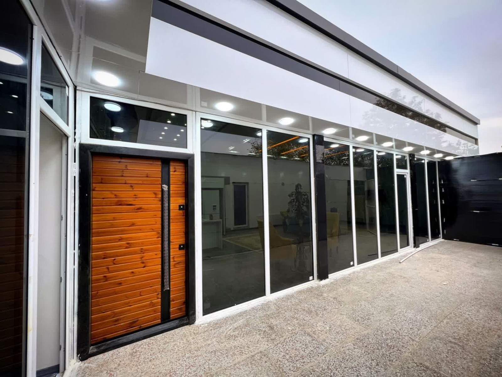 نمای بیرونی ساختمان