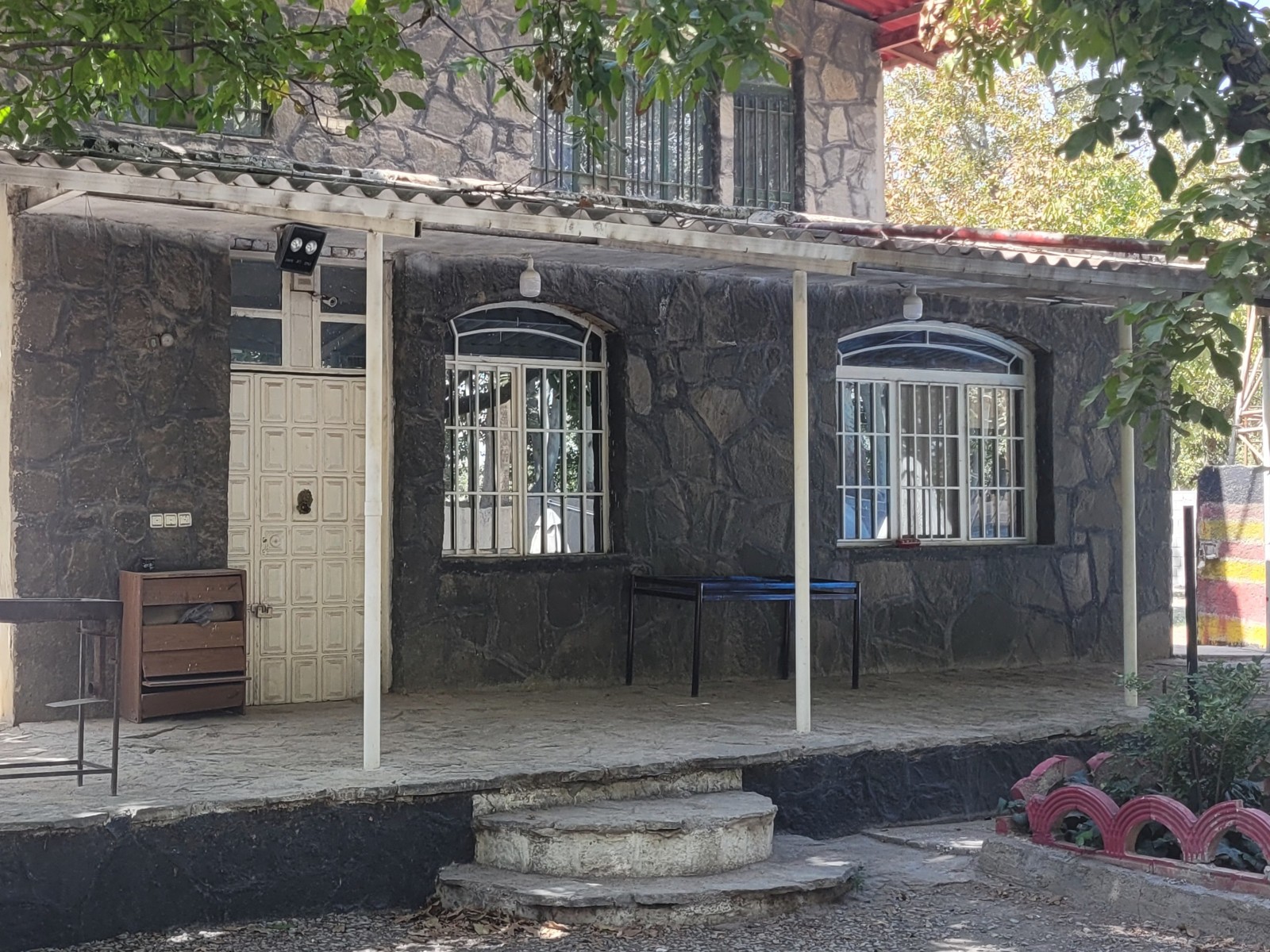 نمای بیرونی ساختمان