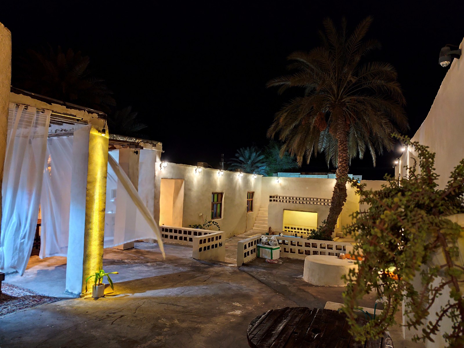 نمای بیرونی اقامتگاه نمای بیرونی اقامتگاه