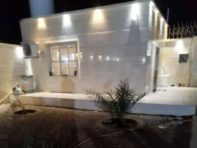 نمای بیرونی ساختمان