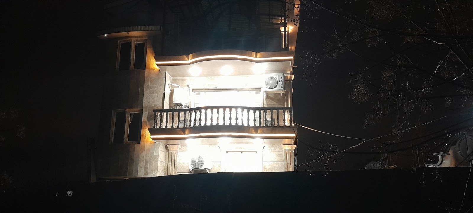 بالکن ویودار