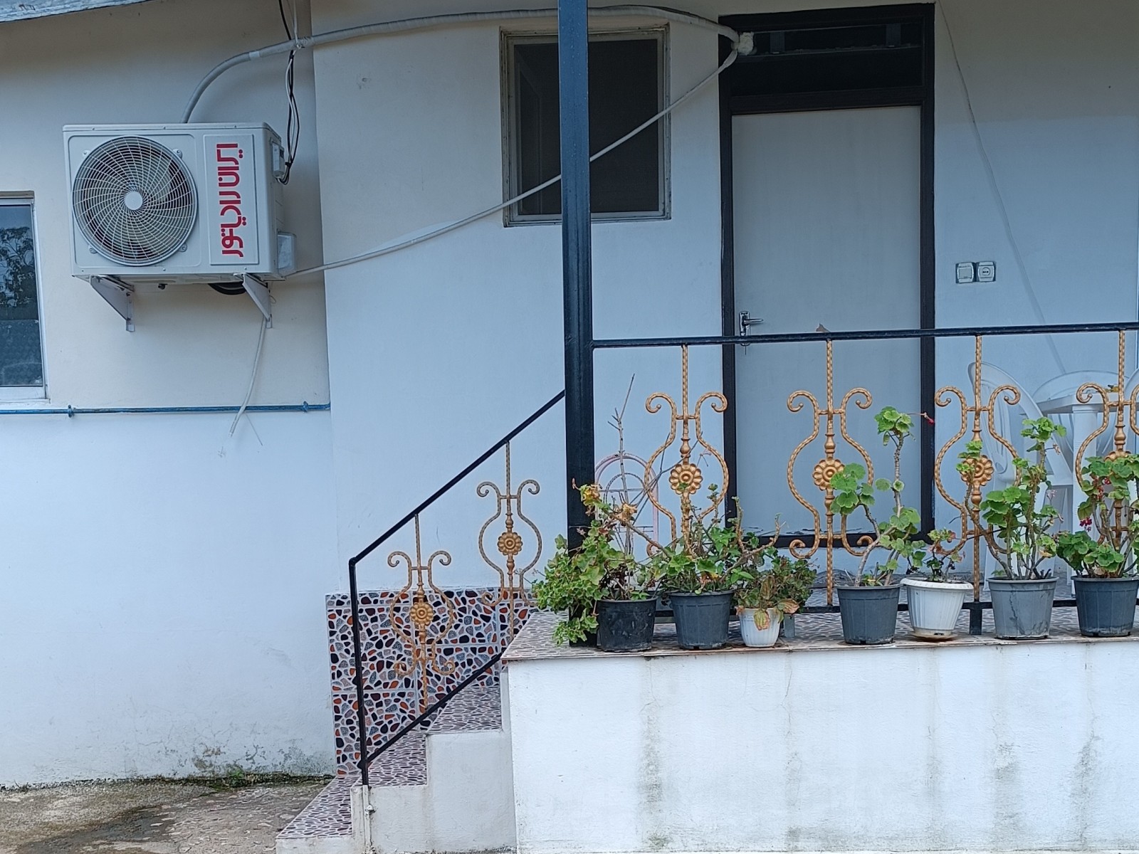 نمای بیرونی ساختمان