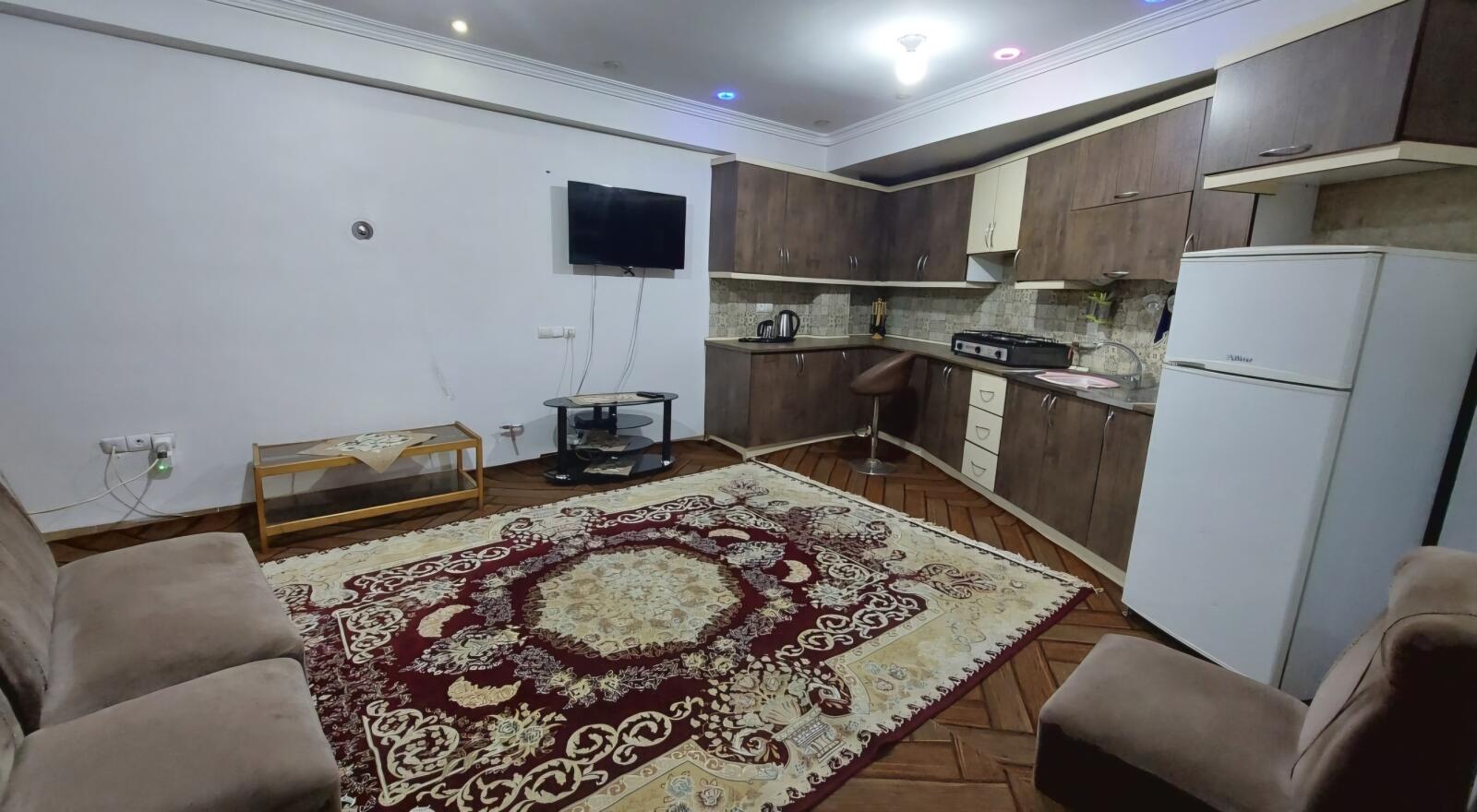 هال وآشپزخانه