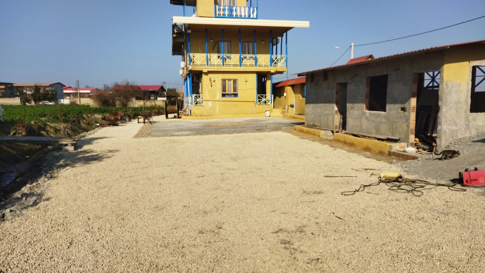 حیاط و محوطه