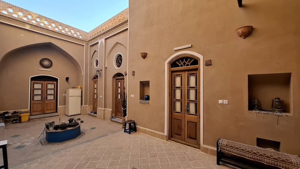 حیاط