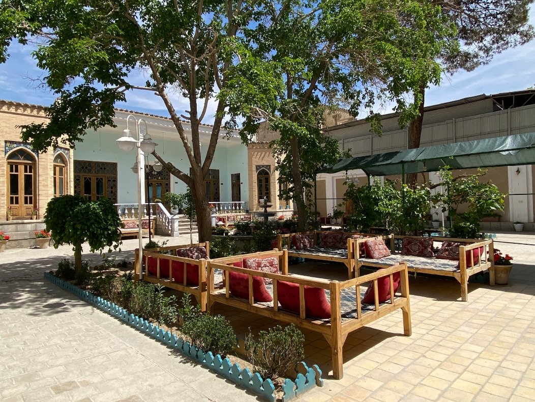 حیاط