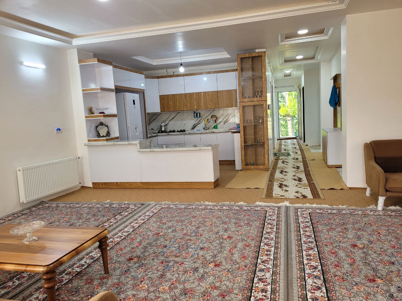 پذیرایی و آشپزخانه