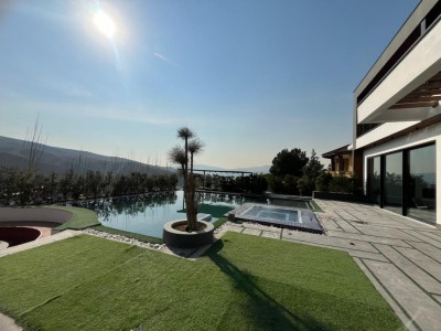 عمارت "گلدن استار" در لواسان بزرگ