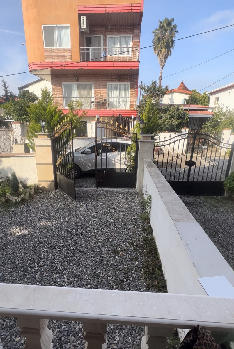 ورودی اقامتگاه ورودی اقامتگاه