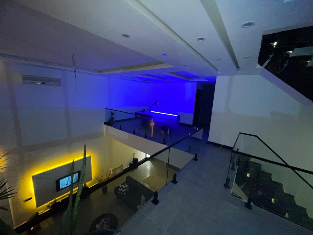 سالن طبقه ۲ سالن طبقه ۲