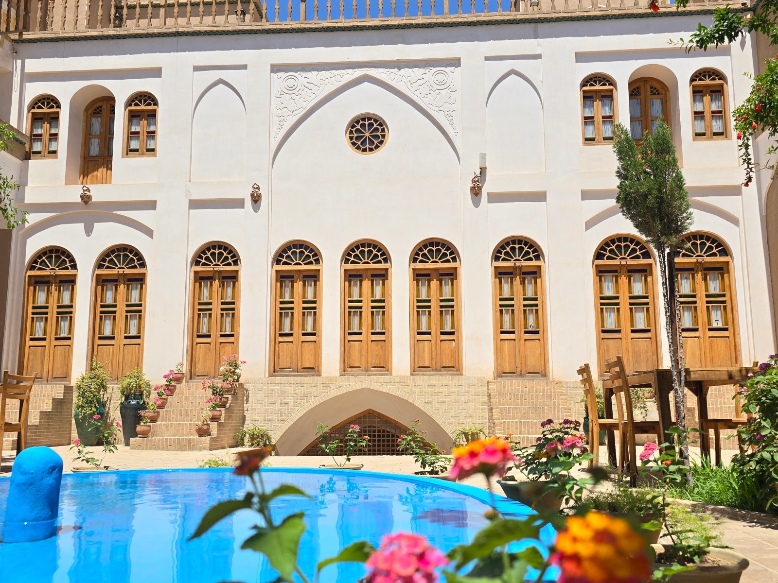 حیاط