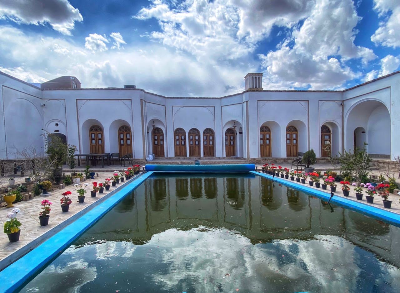 حیاط