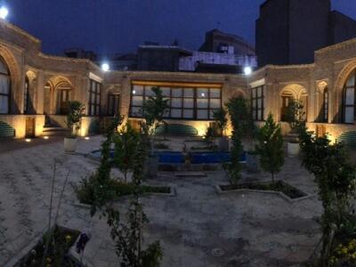 اقامتگاه سنتی درجه یک ارغوان (خانه تاریخی قاجاری) "اتاق تالار سوم"