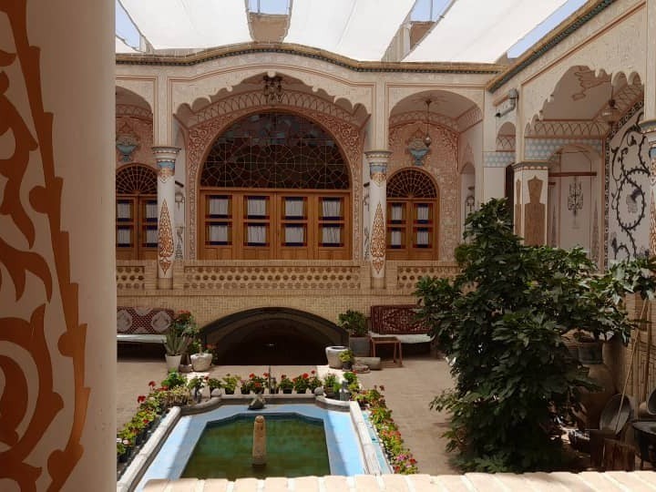 حیاط