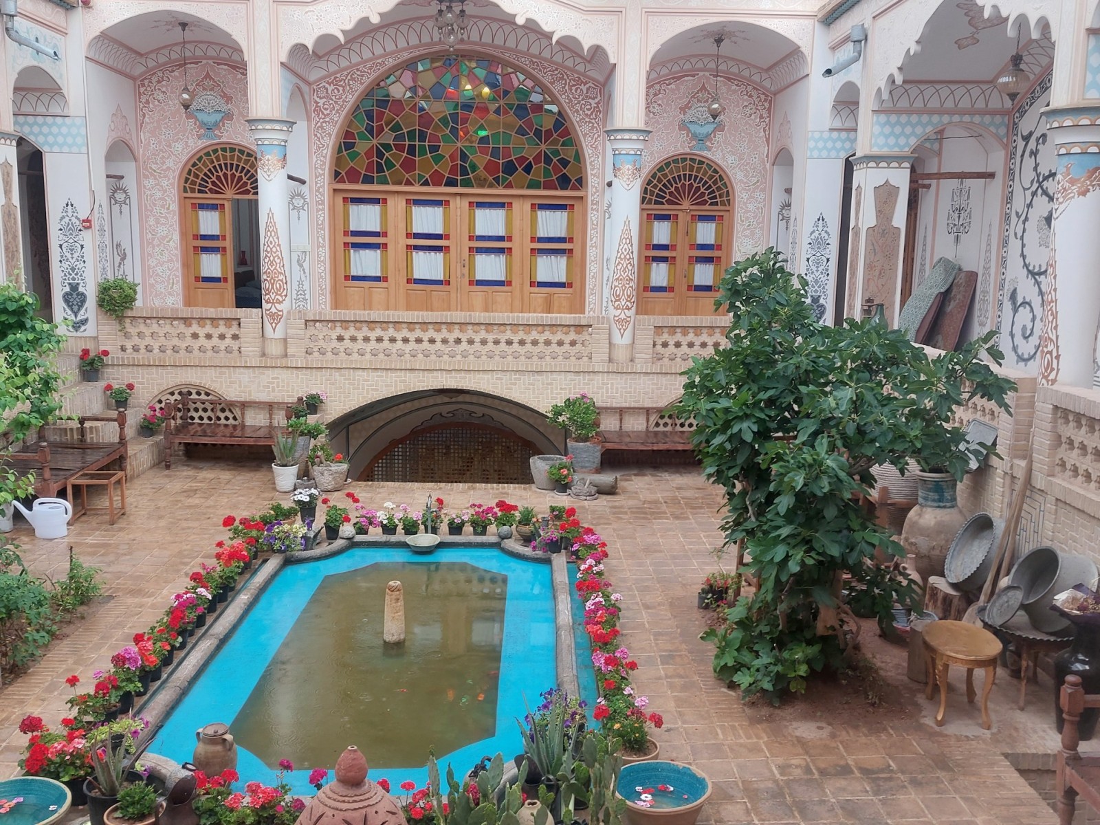 حیاط