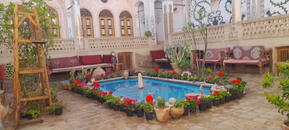 حیاط