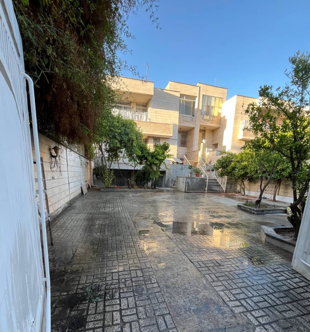 حیاط