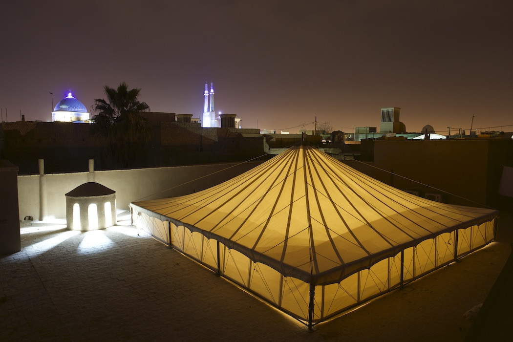 حیاط