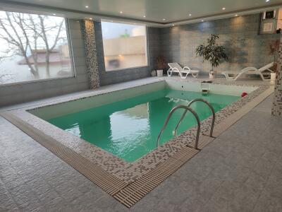 ویلای لوکس برفی با استخر آبگرم و ایرهاکی