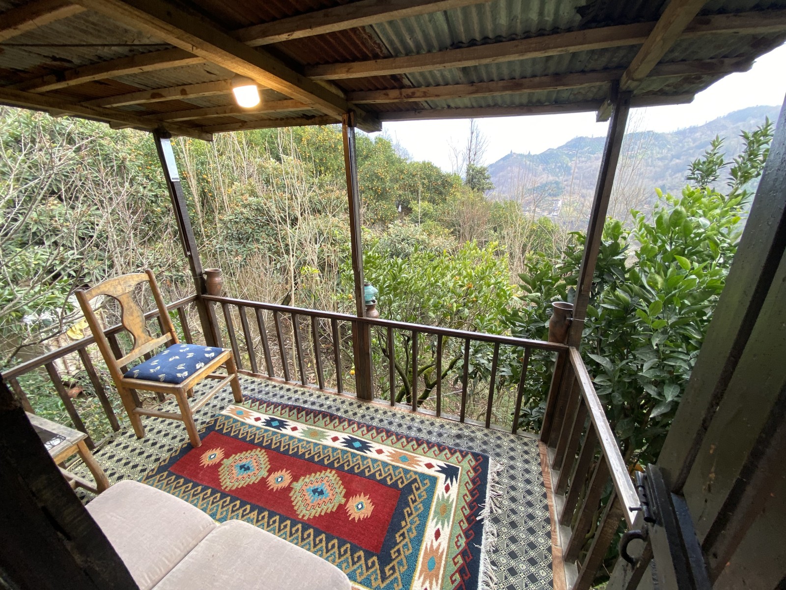 تراس کلبه جنگلی