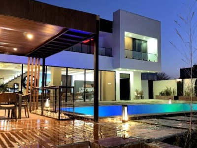 عمارت تریپلکس استخر آب گرم