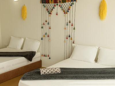 اقامتگاه بوم گردی رامش "اتاق شقایق"