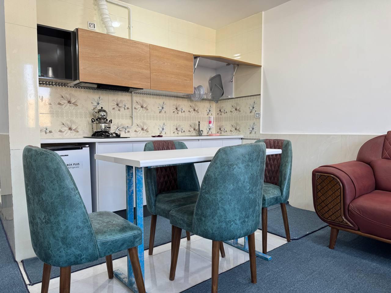 اتاق پذیرایی و آشپزخانه اتاق پذیرایی و آشپزخانه