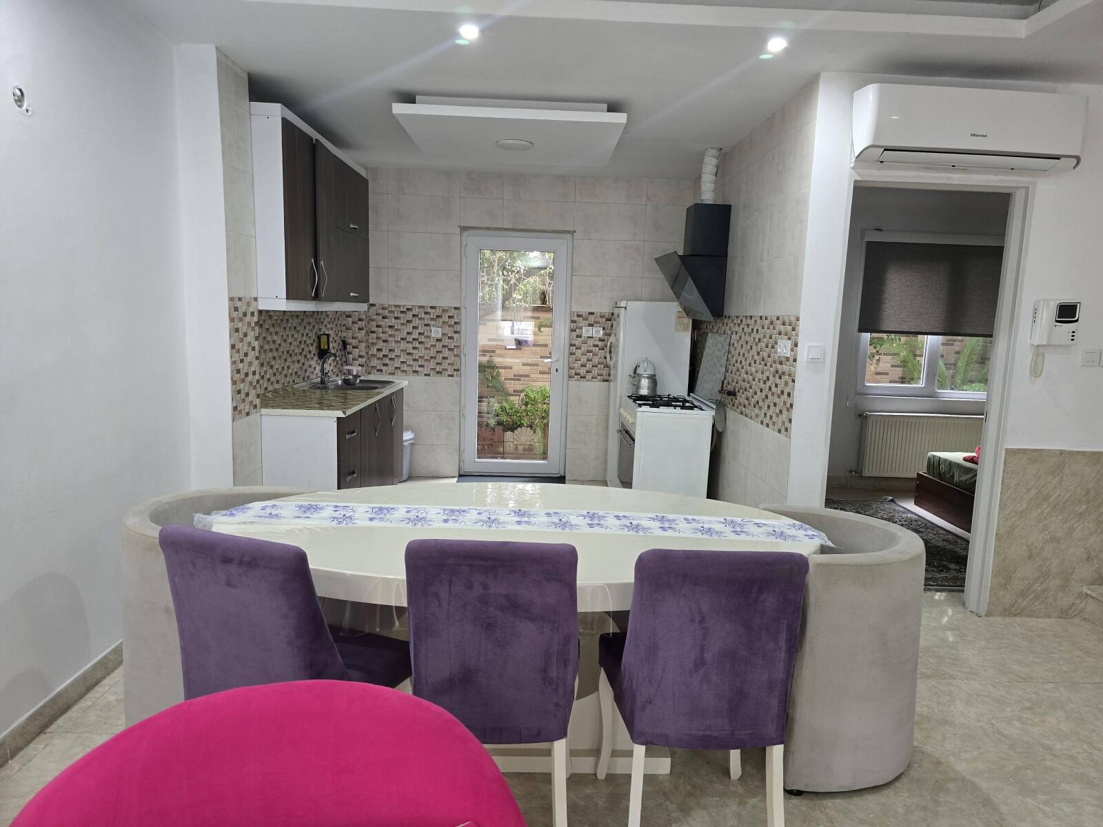 اتاق پذیرایی و آشپزخانه اتاق پذیرایی و آشپزخانه