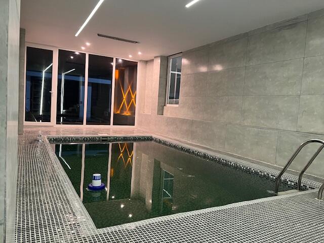 استخر استخر