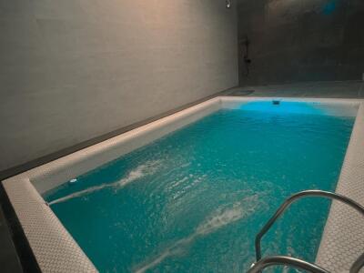 ویلا دوخوابه استخر آبگرم سرپوشیده بهاران