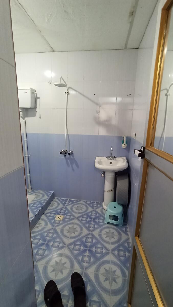 سرویس بهداشتی و حمام