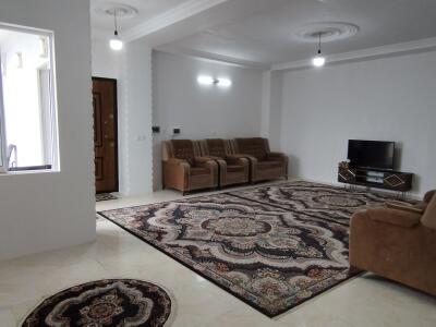 واحد تک خوابه با چشم انداز جنگل