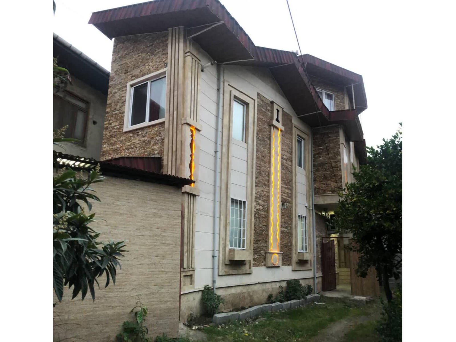 نمای دیگر ویلای تریبلکس