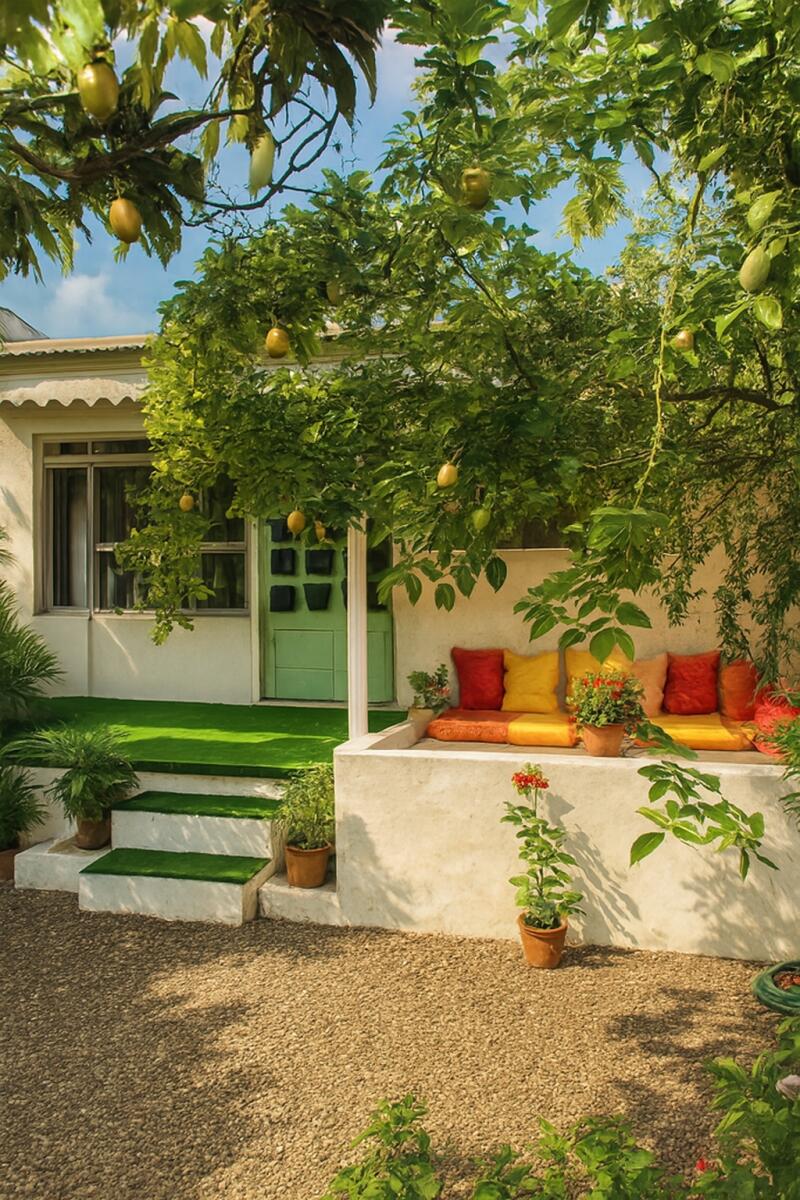 حیاط و ایوان حیاط و ایوان