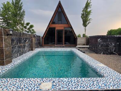 کلبه سوئیسی دوبلکس با استخر