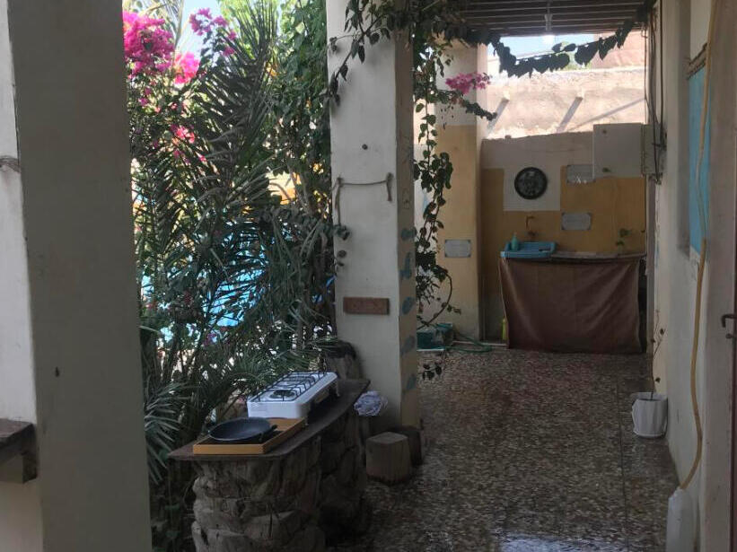 حیاط و آشپزخانه مشترک حیاط و آشپزخانه مشترک