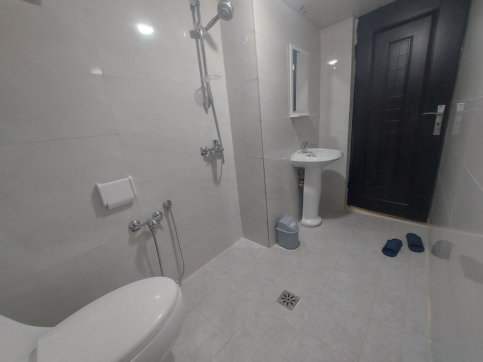 سرویس بهداشتی و حمام سرویس بهداشتی و حمام