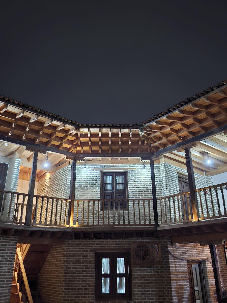 حیاط حیاط