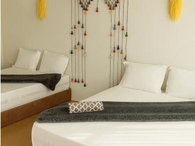 اقامتگاه بوم‌گردی رامش (اتاق توتیا)