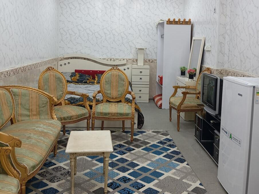 اتاق پذیرایی و آشپزخانه