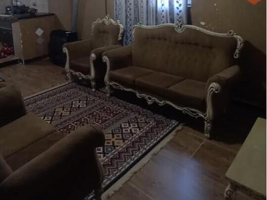 اتاق پذیرایی و آشپزخانه