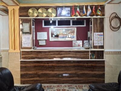 "اتاق پنج تخته" مهمانپذیر آبان معین قشم