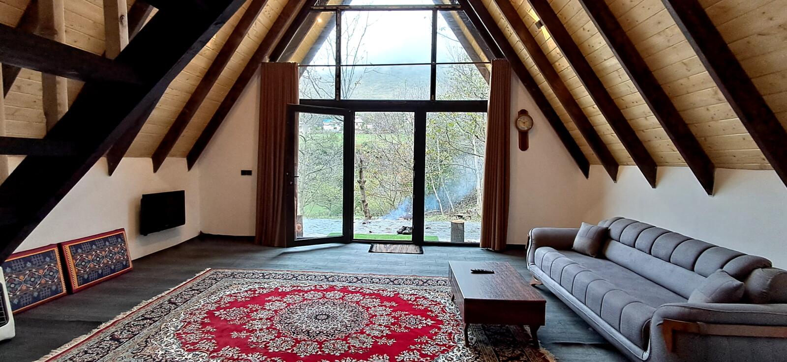 نمای داخلی کلبه