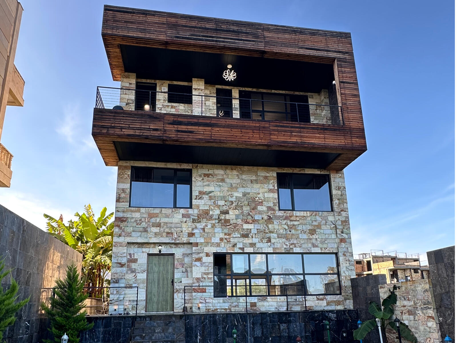 نمای ساختمان